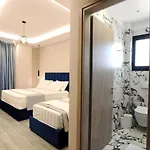 Afrodite לינה וארוחת בוקר 3*