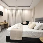לינה וארוחת בוקר Afrodite סרנדה